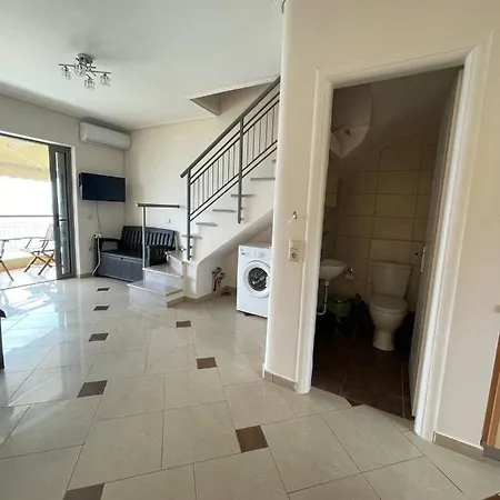 The Pearl Seaview Apartment, 10sec Walk To The Sea Apartman *