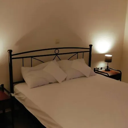 The Pearl Seaview Apartment, 10sec Walk To The Sea Апартаменты *