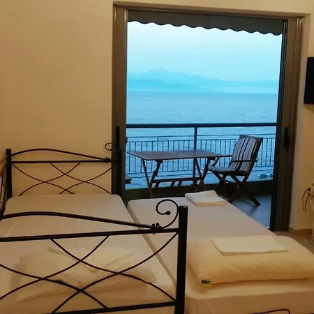The Pearl Seaview Apartment, 10sec Walk To The Sea 公寓 Petalídhion