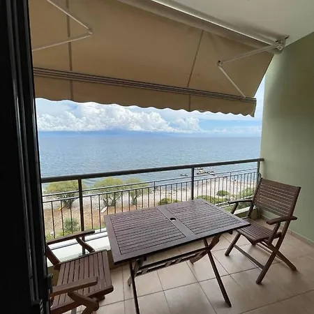 The Pearl Seaview Apartment, 10sec Walk To The Sea Апартаменты